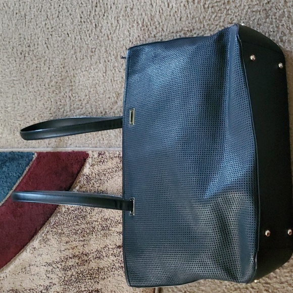 Lo & Sons Seville Tote Bundle. Saffiano leather. 3 in 1 w/dust bag. 13 inch - Picture 2 of 16